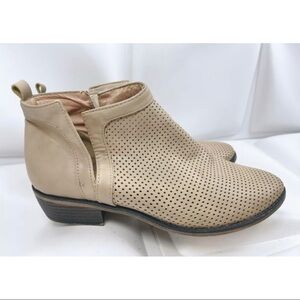 Restricted Women Sz 8.5 Taupe Perforated Bootie Ankle Boot Faux Leather Cut Out